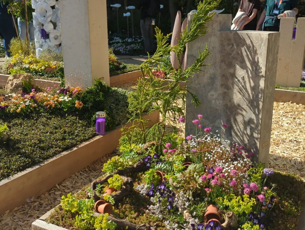 Urnengrab Wolf Kühnle Landesgartenschau Ellwangen Detail